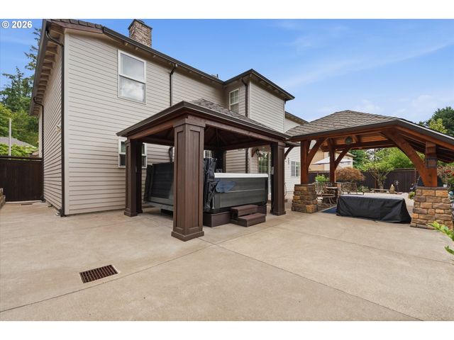 16867 WIGHT Ln, Lake Oswego, OR 97035