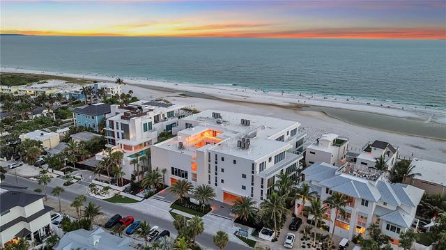 70 AVENIDA VENECCIA 204, Sarasota, FL 34242