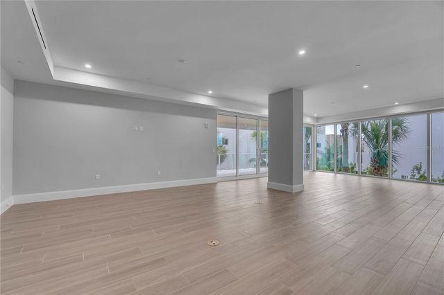 70 AVENIDA VENECCIA 204, Sarasota, FL 34242