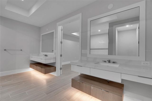 70 AVENIDA VENECCIA 204, Sarasota, FL 34242