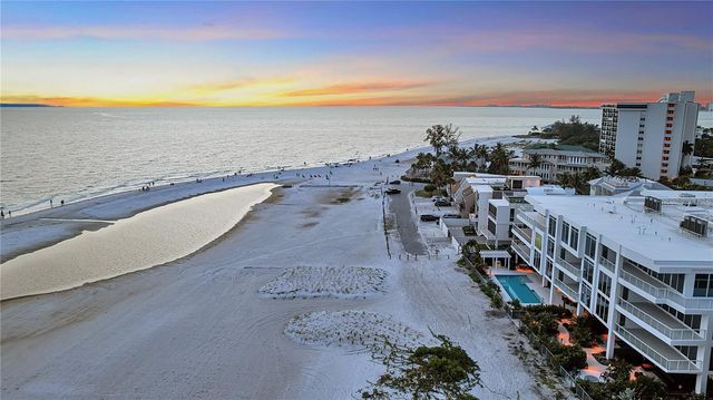 70 AVENIDA VENECCIA 204, Sarasota, FL 34242