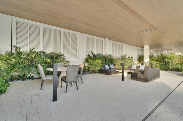 70 AVENIDA VENECCIA 204, Sarasota, FL 34242