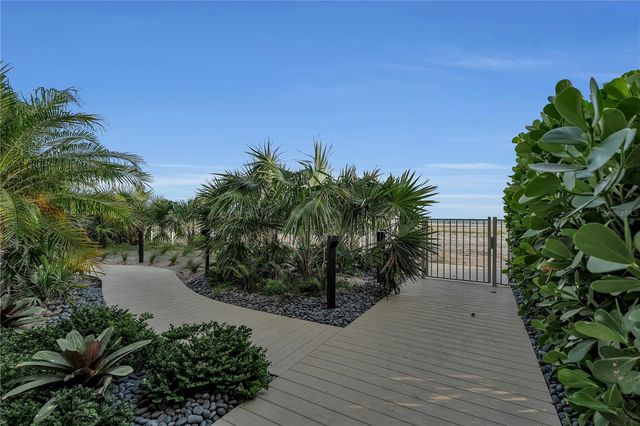 70 AVENIDA VENECCIA 204, Sarasota, FL 34242