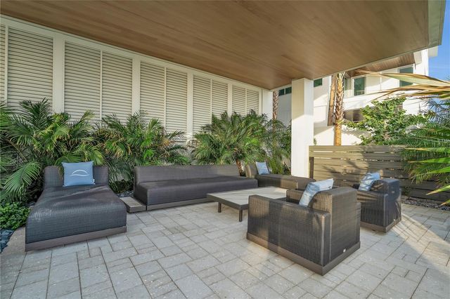 70 AVENIDA VENECCIA 204, Sarasota, FL 34242