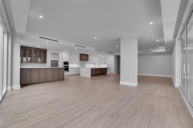 70 AVENIDA VENECCIA 204, Sarasota, FL 34242