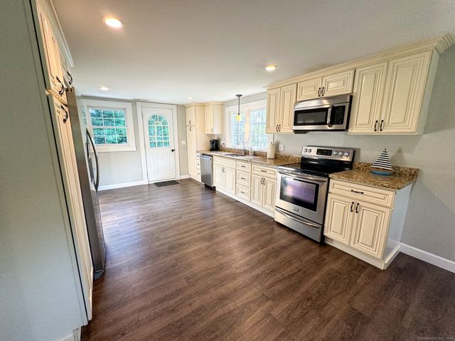 66 Nehantic Drive, East Lyme, CT 06357