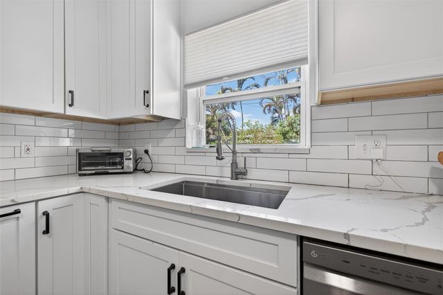 6410 14TH STREET N, St Petersburg, FL 33702