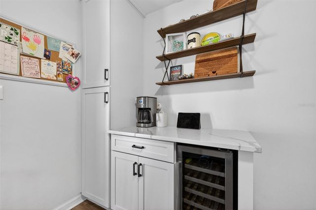 6410 14TH STREET N, St Petersburg, FL 33702