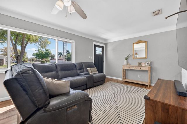 6410 14TH STREET N, St Petersburg, FL 33702