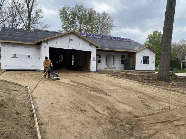 62333 Barron Court, South Bend, IN 46614