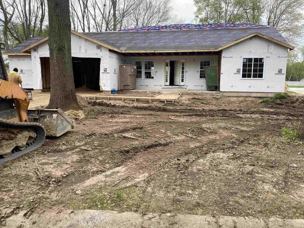 62333 Barron Court, South Bend, IN 46614