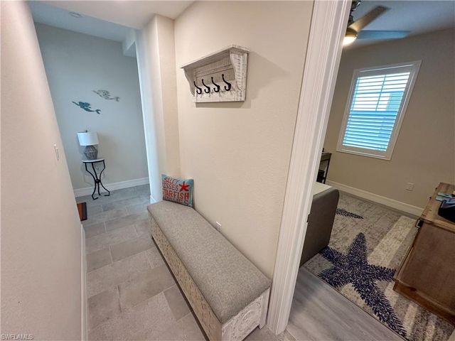 250 Indies Dr 101, Naples, FL 34114