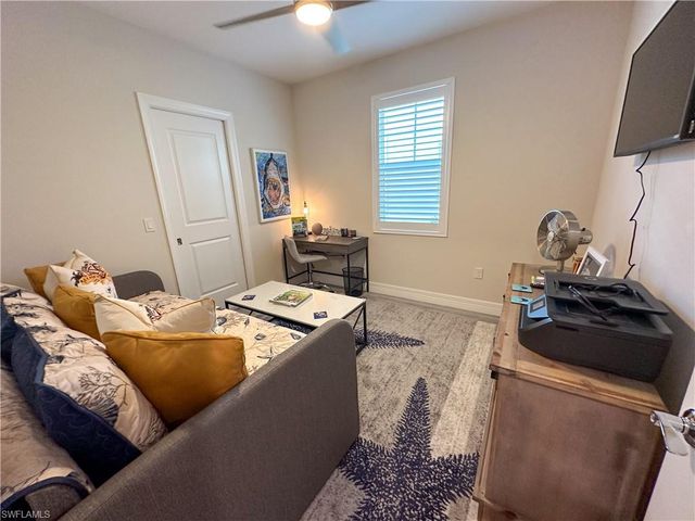 250 Indies Dr 101, Naples, FL 34114