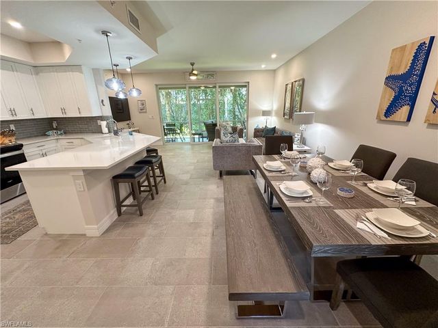 250 Indies Dr 101, Naples, FL 34114