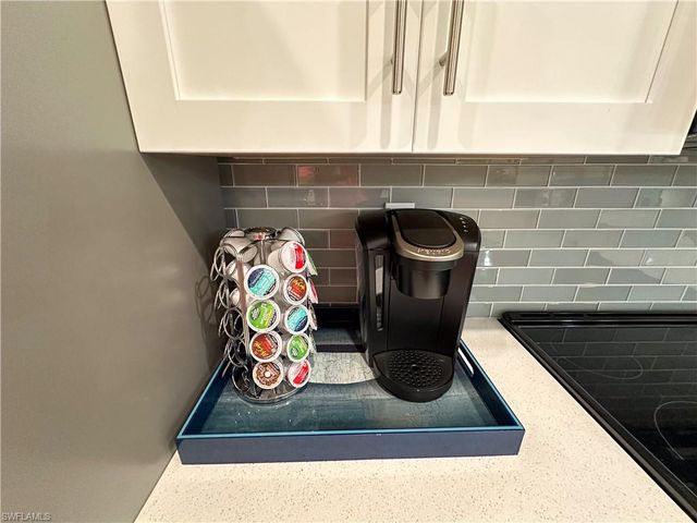 250 Indies Dr 101, Naples, FL 34114