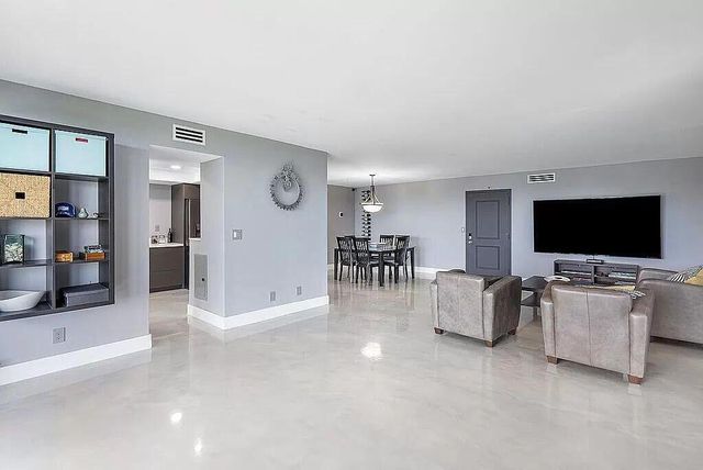 3200 S Ocean Boulevard C303, Palm Beach, FL 33480