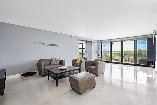 3200 S Ocean Boulevard C303, Palm Beach, FL 33480