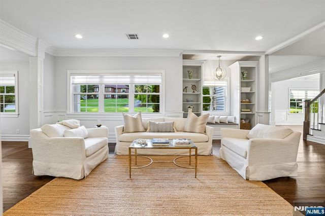649 Westbrook Road, Ridgewood, NJ 07450