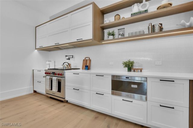 201 8th ST S 209, Naples, FL 34102