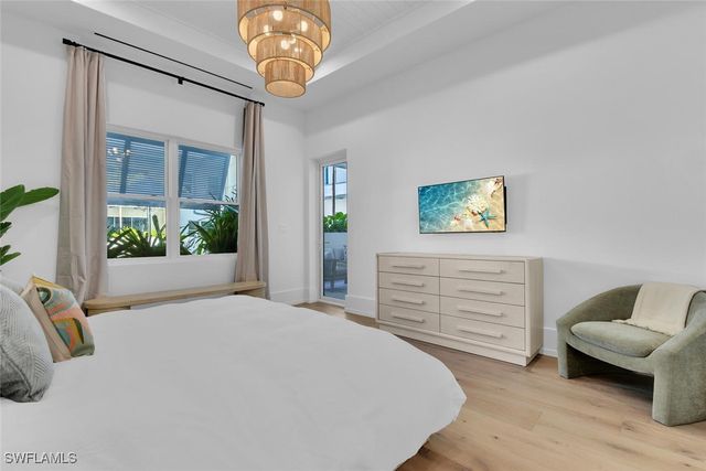 201 8th ST S 209, Naples, FL 34102