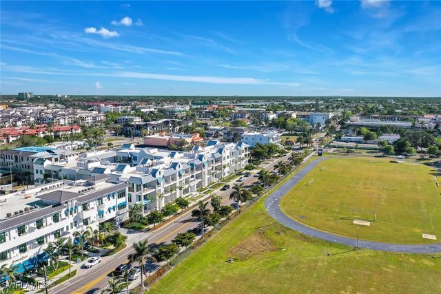 201 8th ST S 209, Naples, FL 34102