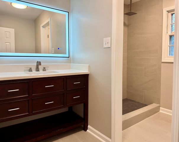 2467 TURPINS GLEN DR, Germantown, TN 38138