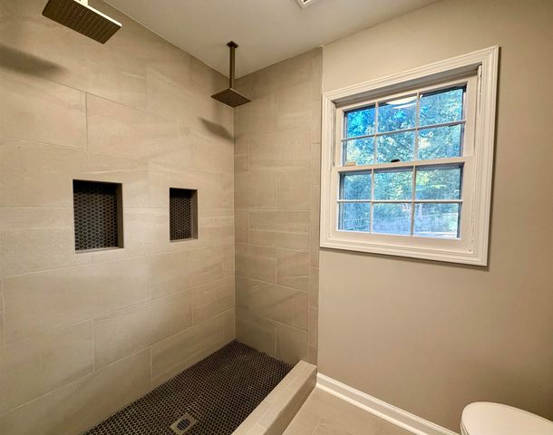2467 TURPINS GLEN DR, Germantown, TN 38138