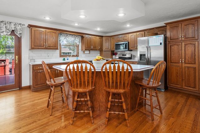 509 N 6th Street, Eldridge, IA 52748