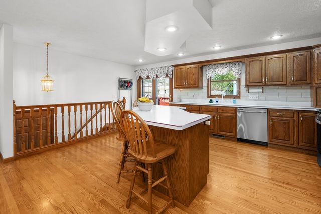 509 N 6th Street, Eldridge, IA 52748