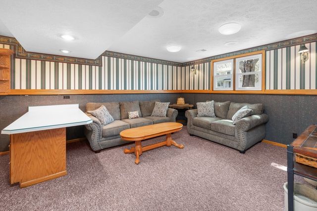 509 N 6th Street, Eldridge, IA 52748