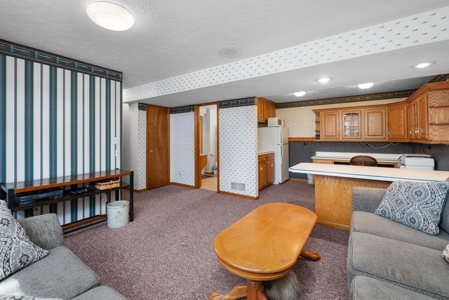 509 N 6th Street, Eldridge, IA 52748