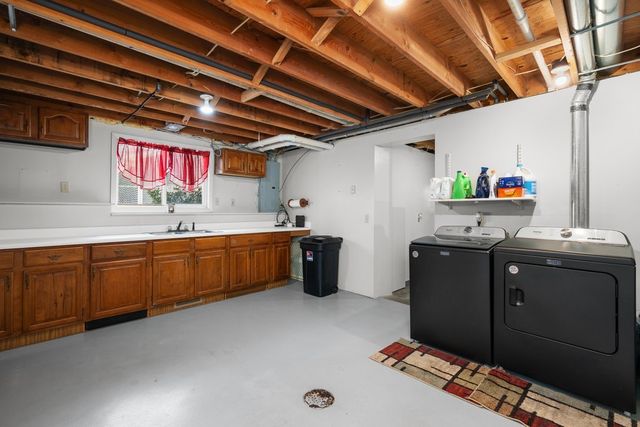 509 N 6th Street, Eldridge, IA 52748