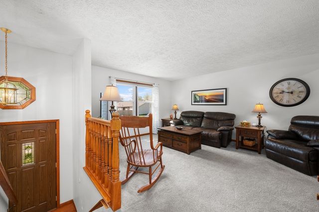 509 N 6th Street, Eldridge, IA 52748