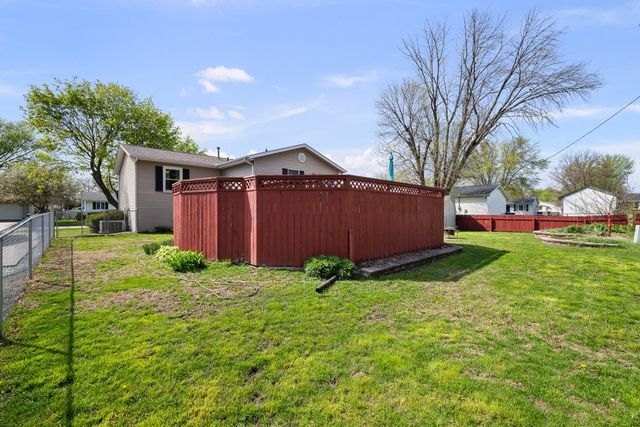 509 N 6th Street, Eldridge, IA 52748