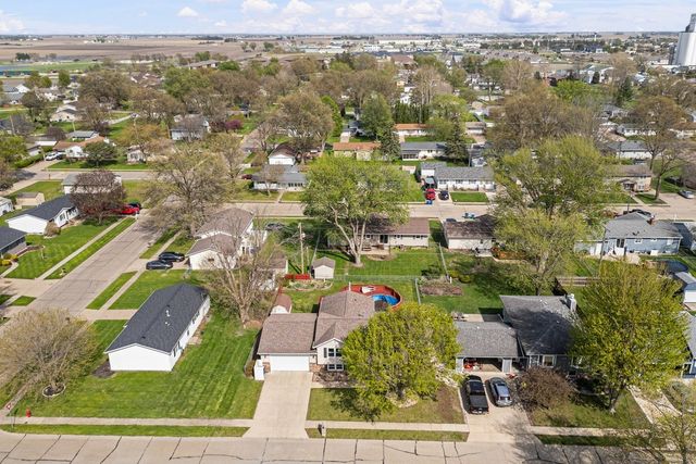 509 N 6th Street, Eldridge, IA 52748