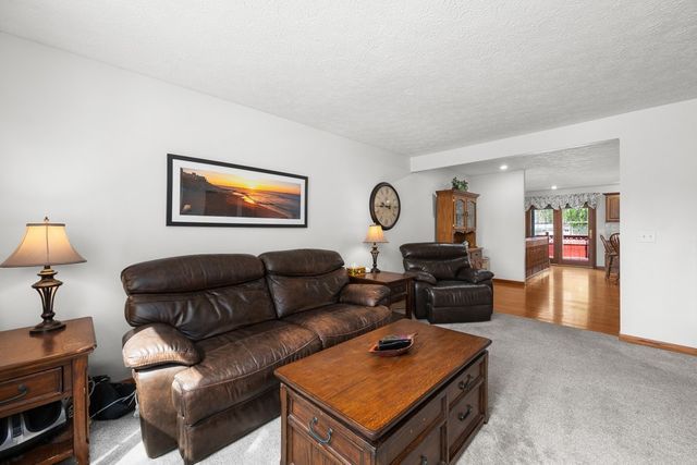 509 N 6th Street, Eldridge, IA 52748