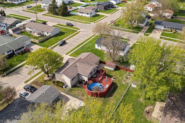 509 N 6th Street, Eldridge, IA 52748
