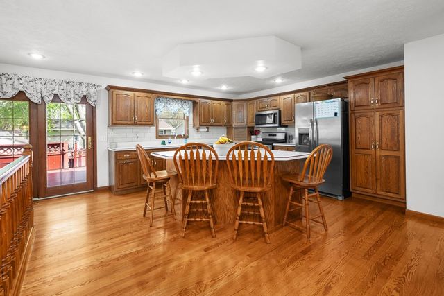 509 N 6th Street, Eldridge, IA 52748