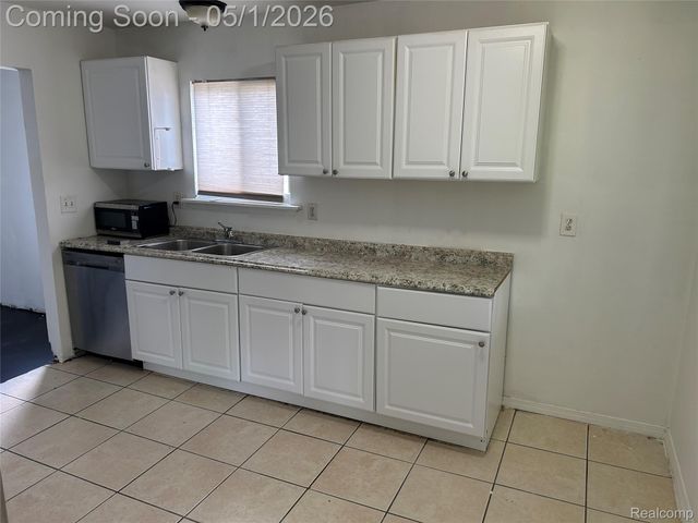 805 Kettering Avenue, Pontiac, MI 48340