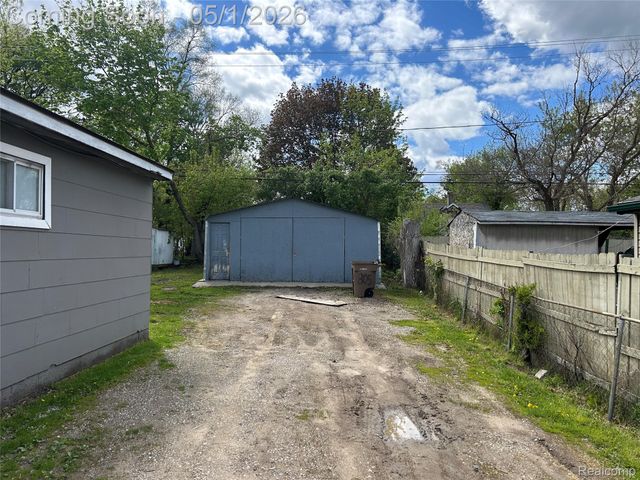 805 Kettering Avenue, Pontiac, MI 48340
