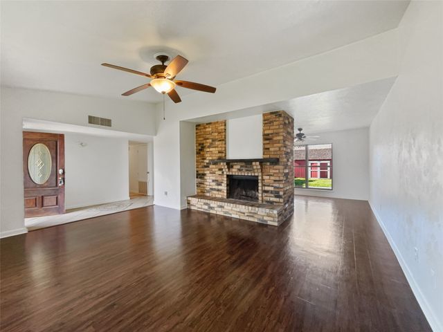 2018 Stockton Trail, Grand Prairie, TX 75052