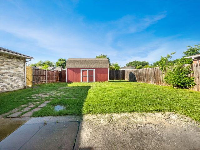 2018 Stockton Trail, Grand Prairie, TX 75052