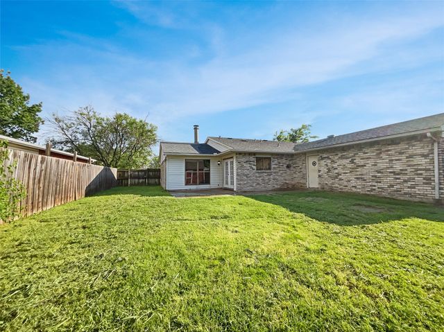 2018 Stockton Trail, Grand Prairie, TX 75052
