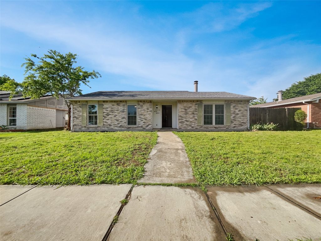 2018 Stockton Trail, Grand Prairie, TX 75052
