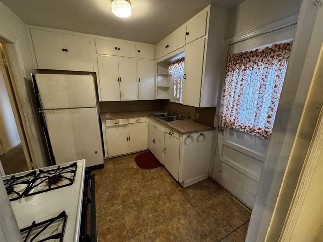 4702 AUGUSTA LANE, Wichita Falls, TX 76302