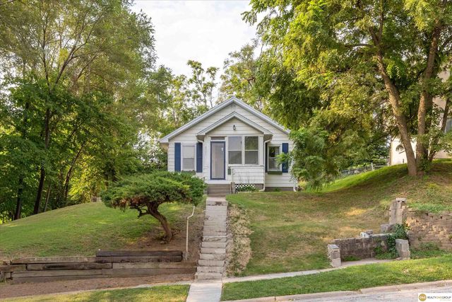 6771 Bedford Avenue, Omaha, NE 68104