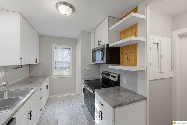 6771 Bedford Avenue, Omaha, NE 68104