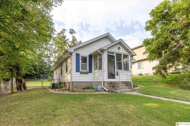 6771 Bedford Avenue, Omaha, NE 68104