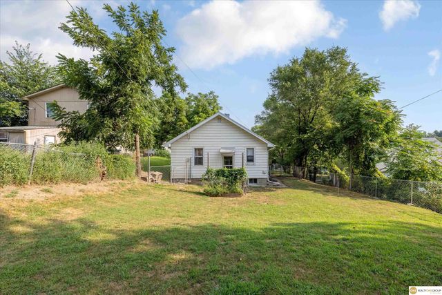6771 Bedford Avenue, Omaha, NE 68104