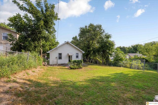 6771 Bedford Avenue, Omaha, NE 68104